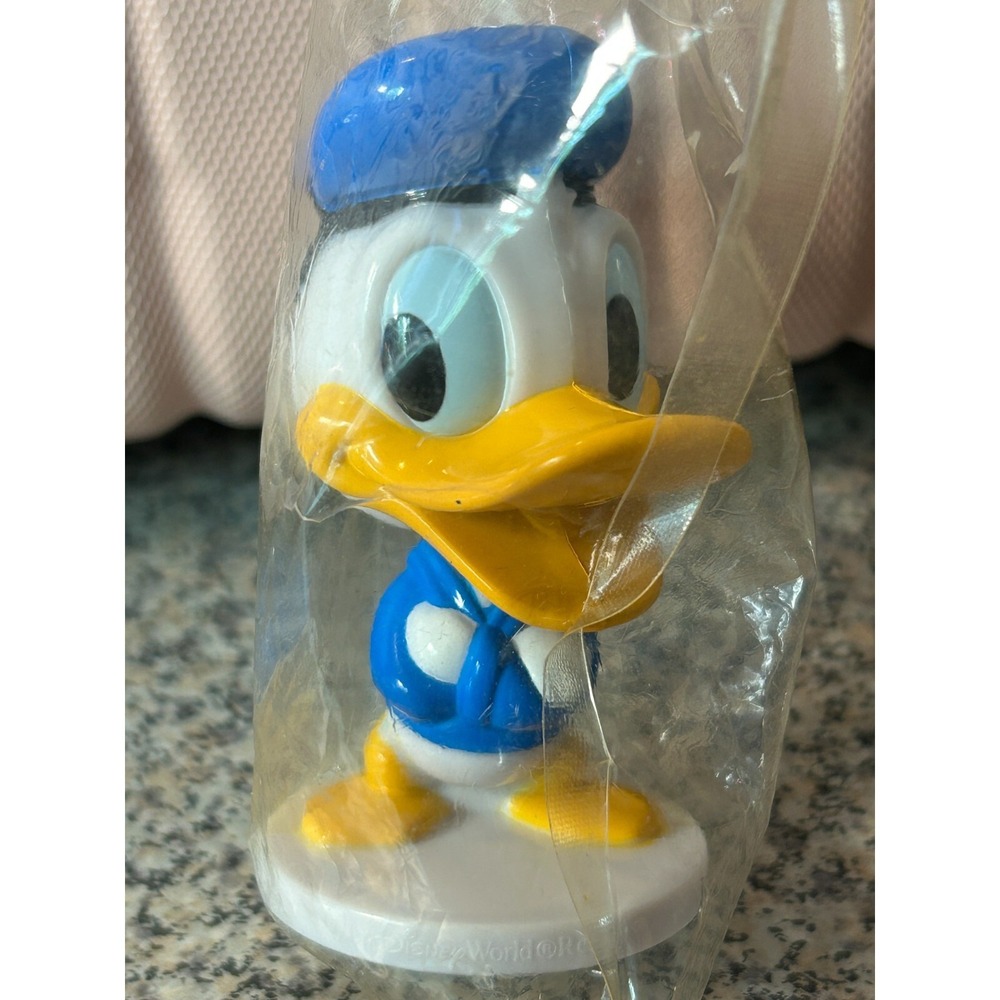 2003 DISNEY World Resort Donald Duck Kellogg's Bobble Head Figurine -New in Box